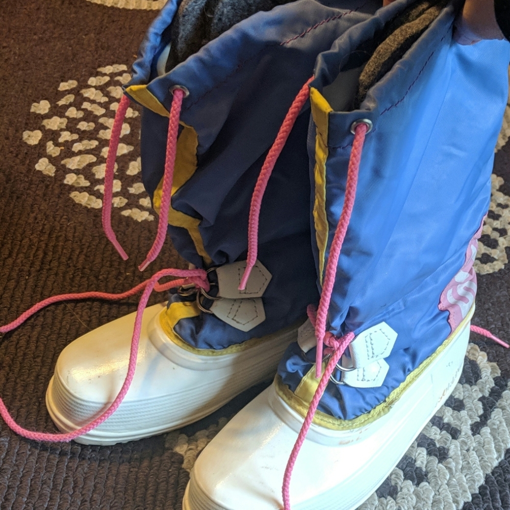 Girls Sorel Winter Boots Size 4